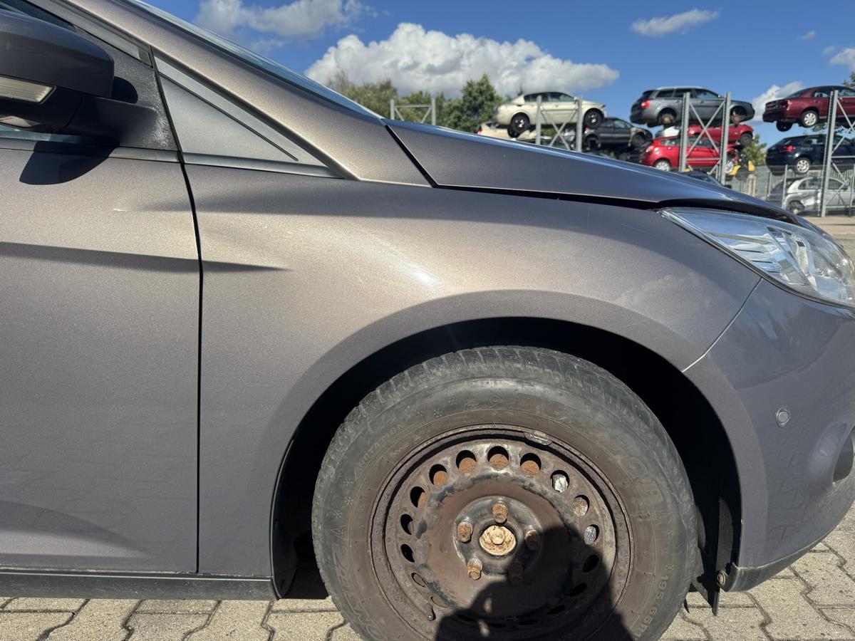 Ford Focus 3 original Kotfl&uuml;gel vorn rechts Brisbane Braun Bj.2012
